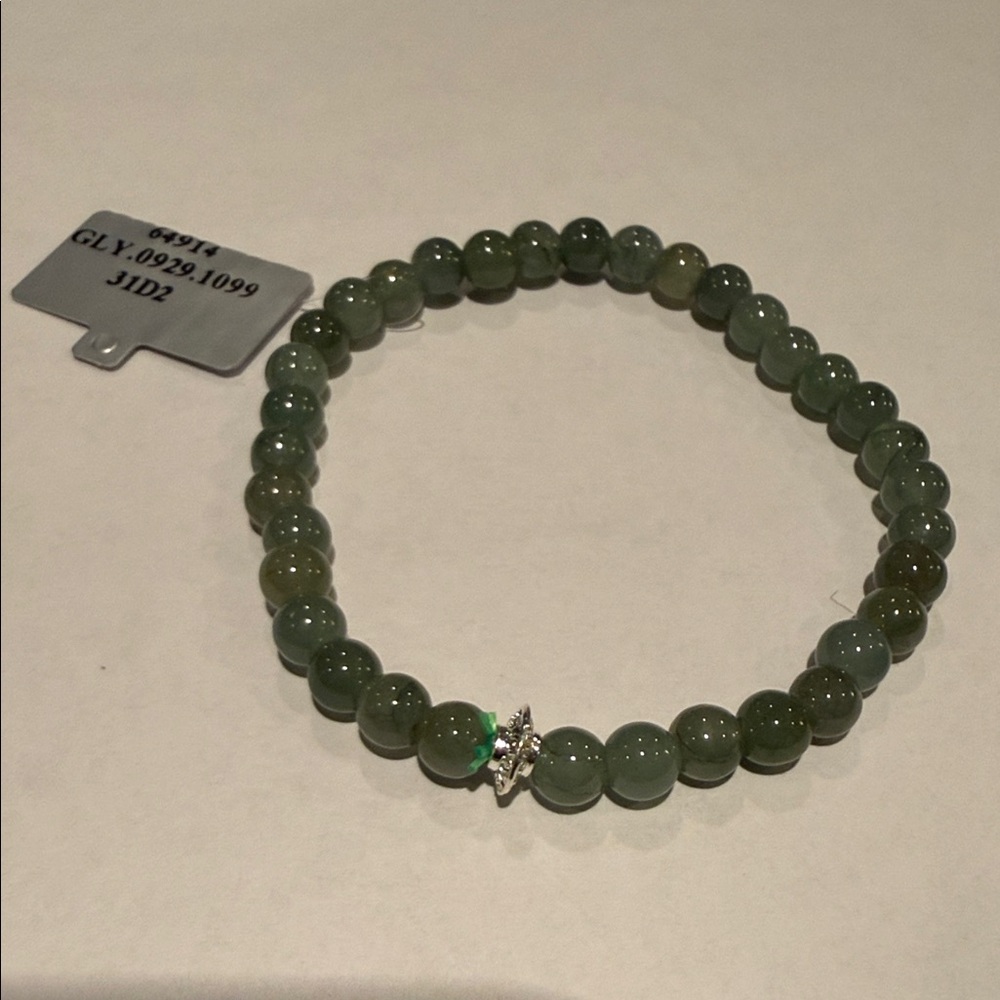 Elegant Green Beaded Bracelet